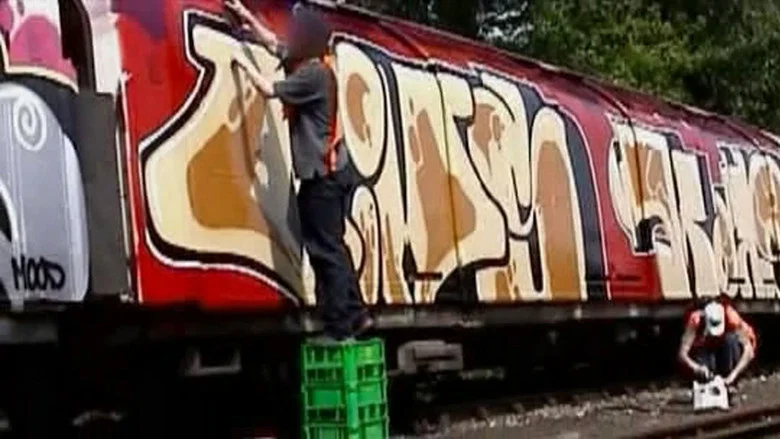 Dirty Handz 3: Search And Destroy screenshot 1
