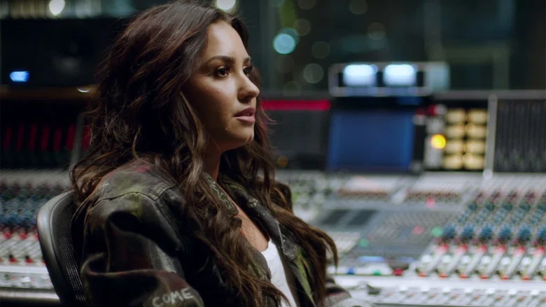 Demi Lovato: Simply Complicated screenshot 5