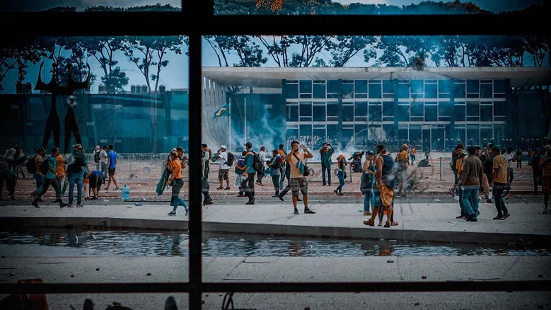 8/1 – A Democracia Resiste screenshot 3