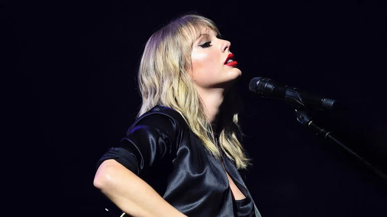 Taylor Swift City of Lover Concert screenshot 3