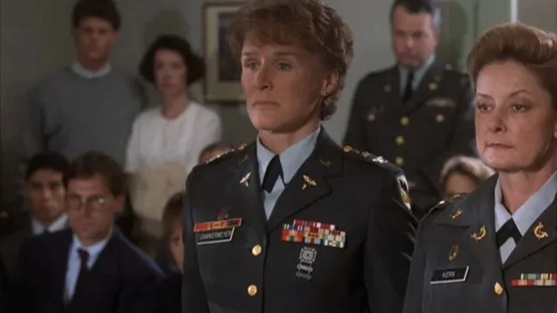 Serving in Silence - The Margarethe Cammermeyer Story screenshot 6