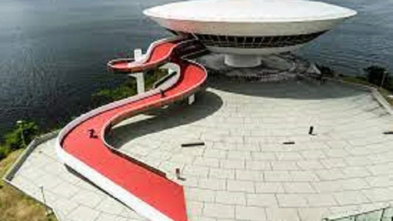 Concrete Dreams screenshot 1