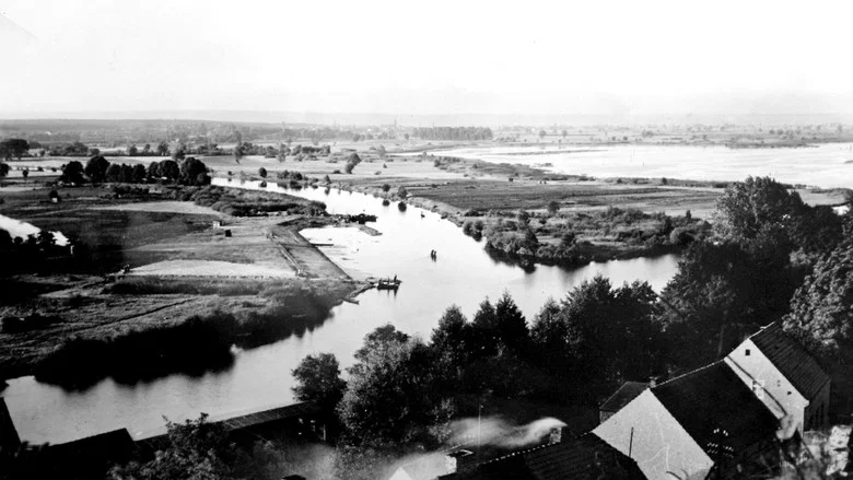 At the River screenshot 1