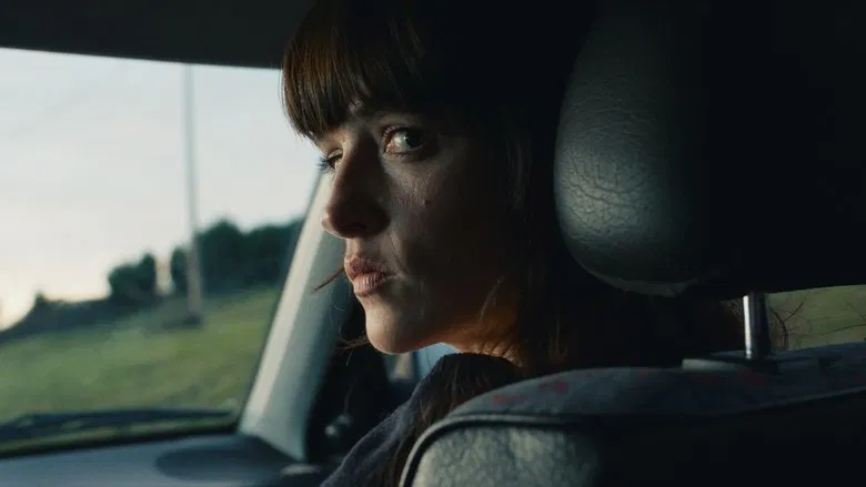 She Walks in Darkness screenshot 2