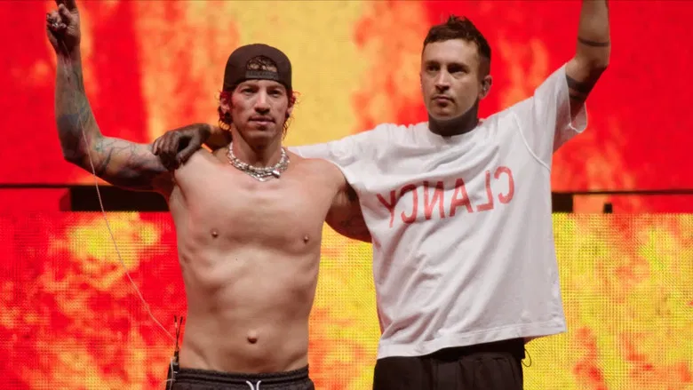 Twenty One Pilots: More Than We Ever Imagined screenshot 2