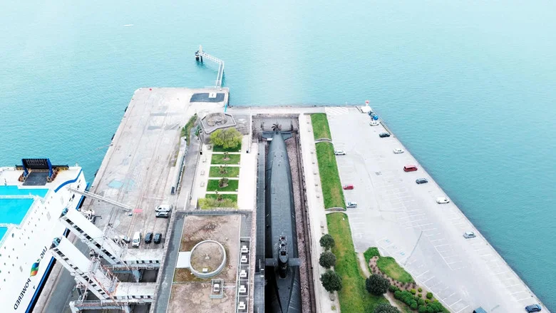 Cherbourg : la fabrique des sous-marins screenshot 1