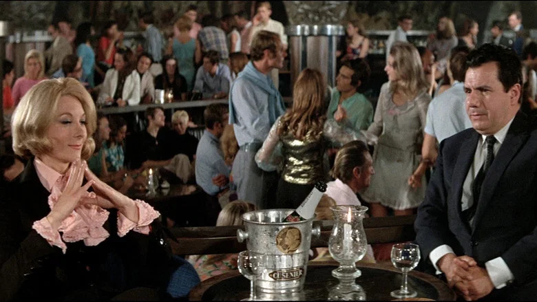 The Gendarme Gets Married screenshot 6