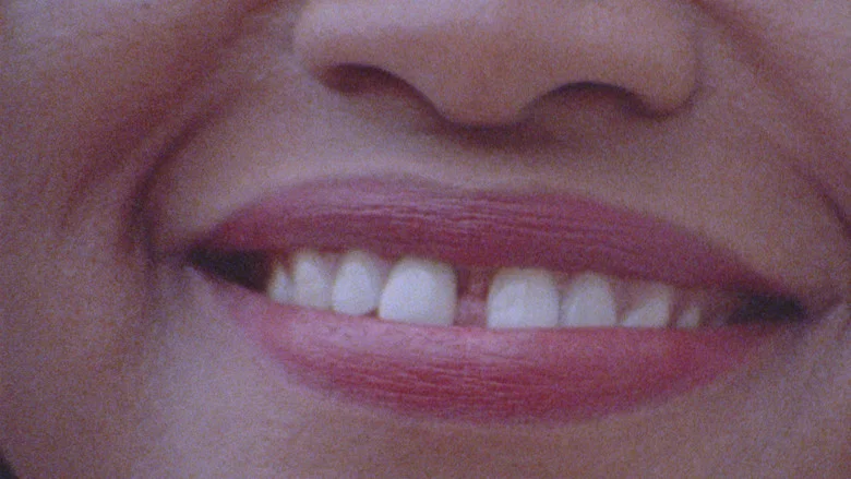 Gap-Toothed Women screenshot 3