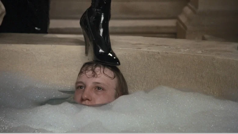 The Lair of the White Worm screenshot 2