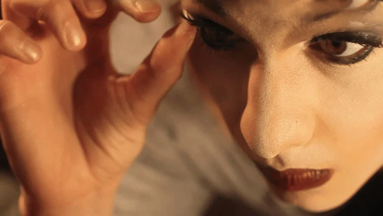Drag Becomes Him screenshot 4