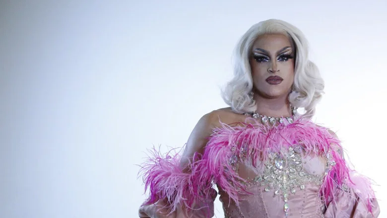 Drag Queens em Cena: A Expressão de Almas Artísticas screenshot 1