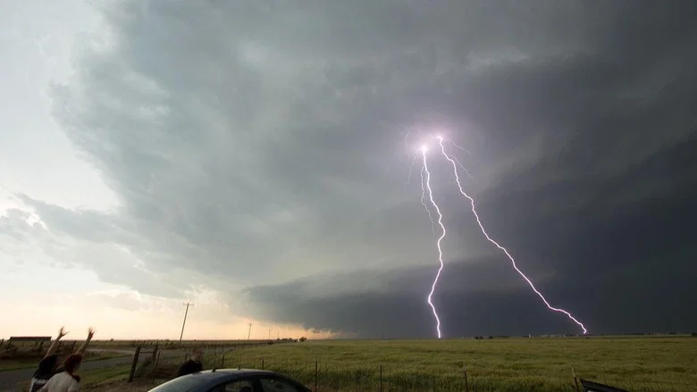 National Geographic: Inside the Mega Twister screenshot 1