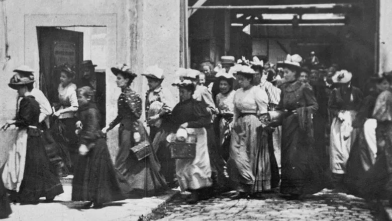 Workers Leaving the Lumière Factory screenshot 2