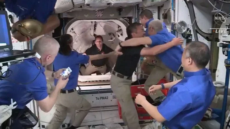 Thomas Pesquet, arrimage à l'ISS screenshot 1