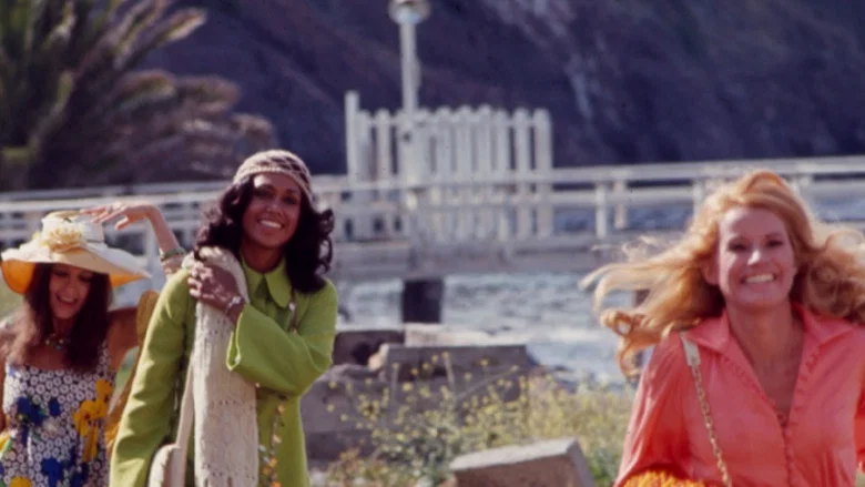 Five Desperate Women screenshot 1