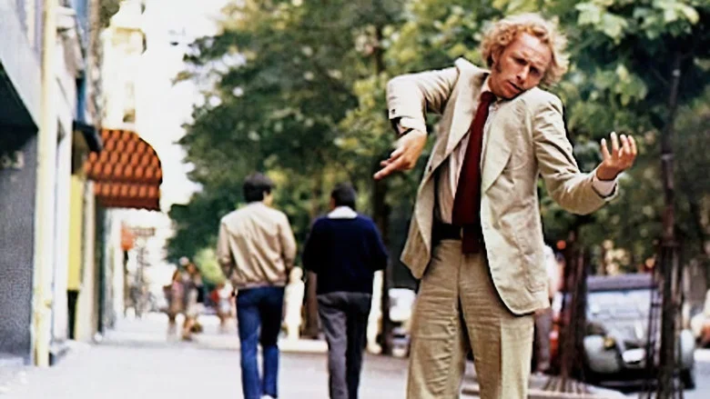 The Tall Blond Man with One Black Shoe screenshot 7