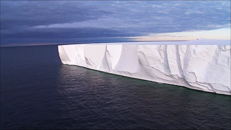 At the Edge of the World screenshot 1
