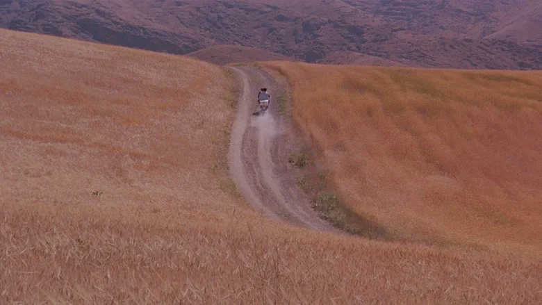 The Wind Will Carry Us screenshot 2