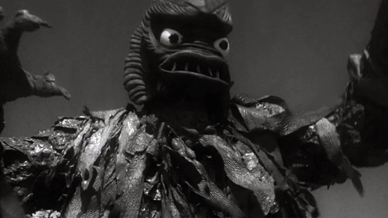 The Beach Girls and the Monster screenshot 2