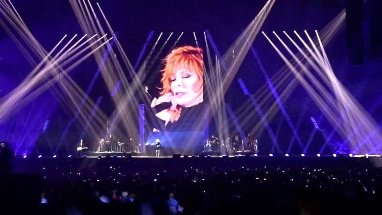 Mylène Farmer: 2019 - Le Film screenshot 3