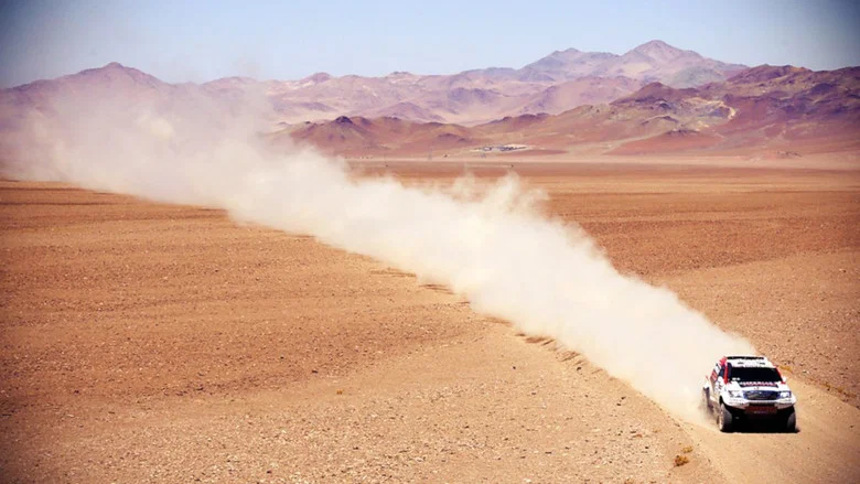 Madness in the Desert: The Paris to Dakar Story screenshot 1