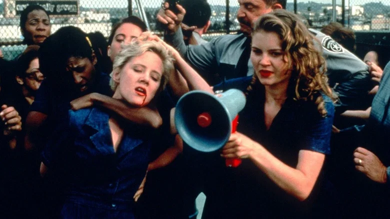 Girls in Prison screenshot 4