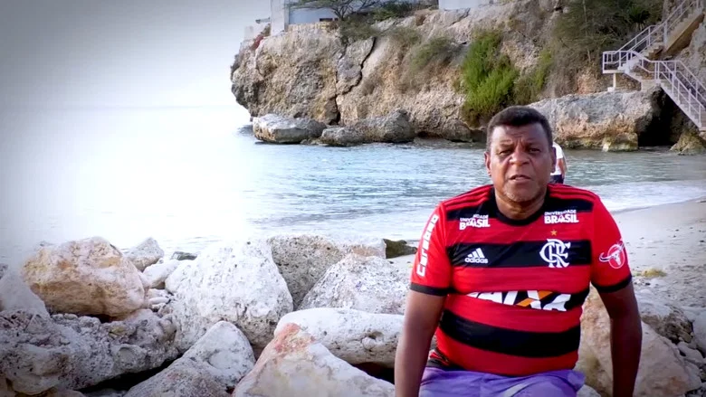 Mi ta bon: Paulinho das Arábias, um artilheiro brasileiro de Curaçao screenshot 1