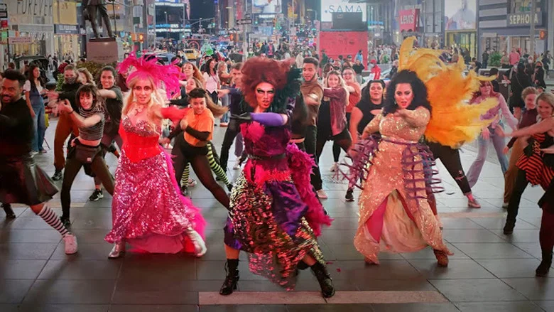 I Put a Spell on You: The Sanderson Sisters Break the Internet screenshot 2