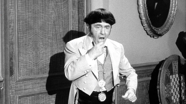 The Three Stooges Go Around the World in a Daze screenshot 1