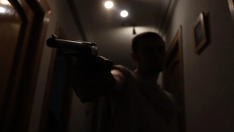 REVOLVER screenshot 1