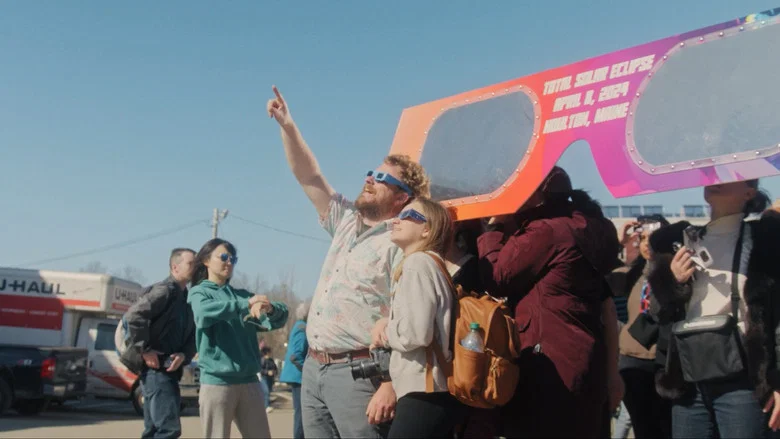 A Moment in the Sun screenshot 1