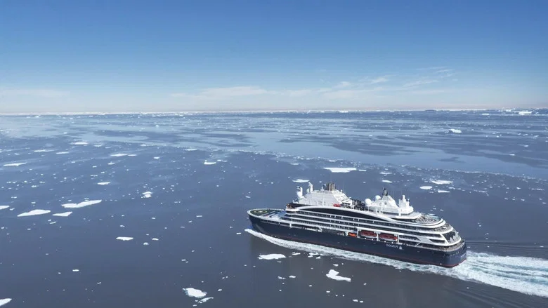 Commandant Charcot - High-Tech Cruise Through the Ice screenshot 1