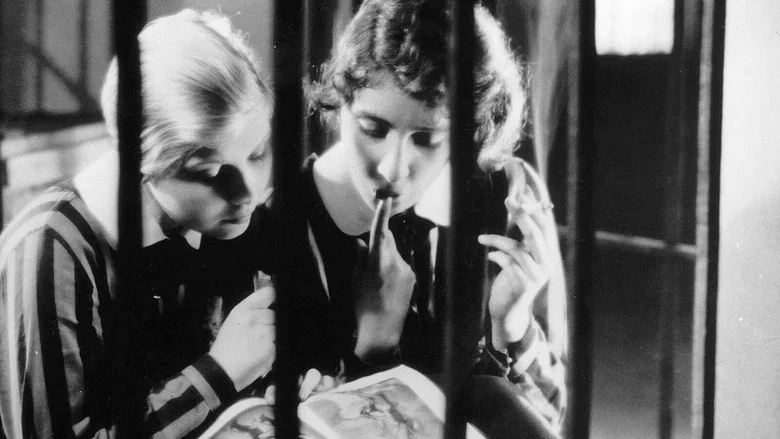 Mädchen in Uniform screenshot 5