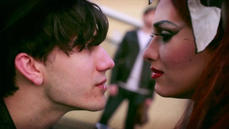 Drag Becomes Him screenshot 7