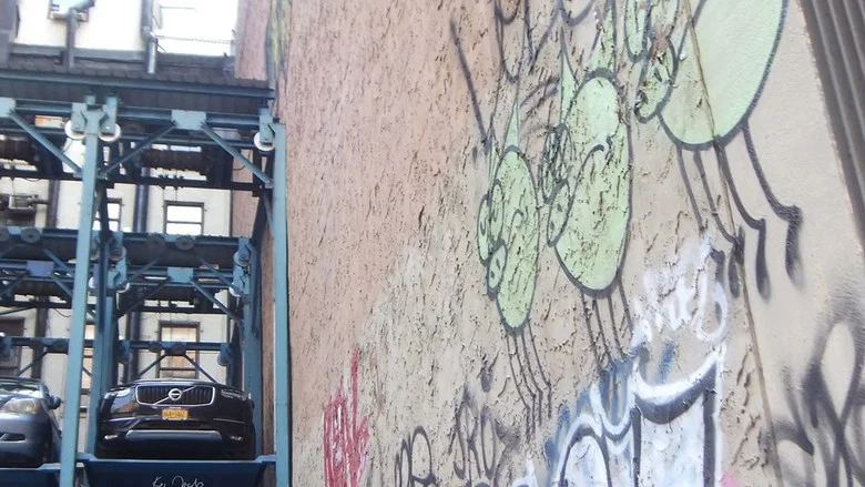 Garage Wall screenshot 1