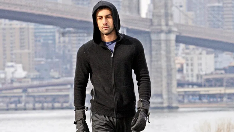 Anjaana Anjaani screenshot 8