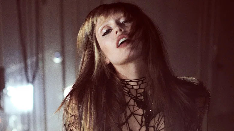 Miley Cyrus: Something Beautiful screenshot 3