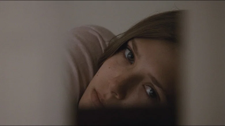 Martha Marcy May Marlene screenshot 4