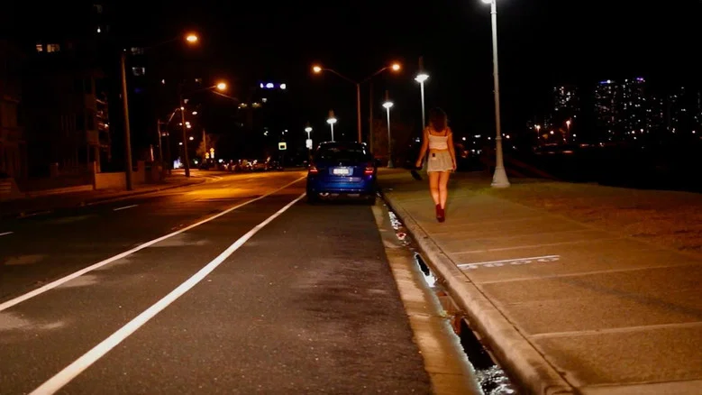 Ten Million Throwaways screenshot 1