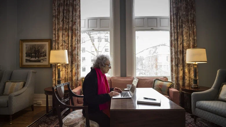 Margaret Atwood: A Word After a Word After a Word Is Power screenshot 4