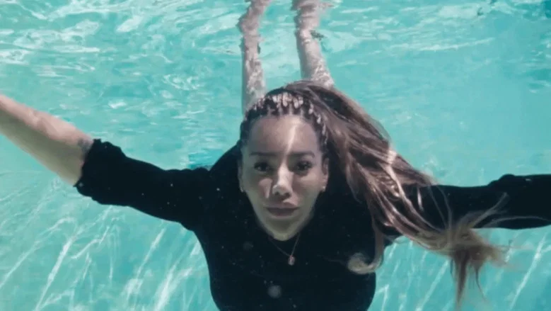 Love & Rage: Munroe Bergdorf screenshot 1