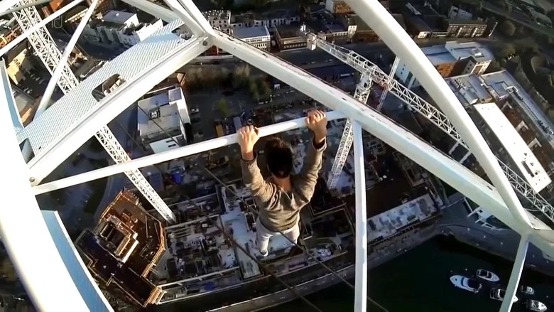 Don't Look Down screenshot 1