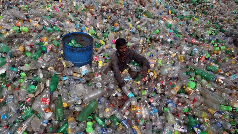 Plastic Planet screenshot 1