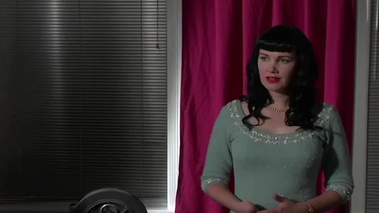Bettie Page: Dark Angel screenshot 1