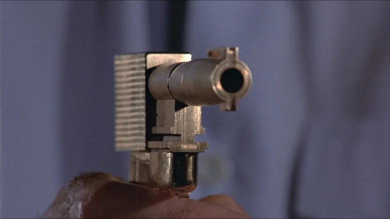 The Man with the Golden Gun screenshot 2