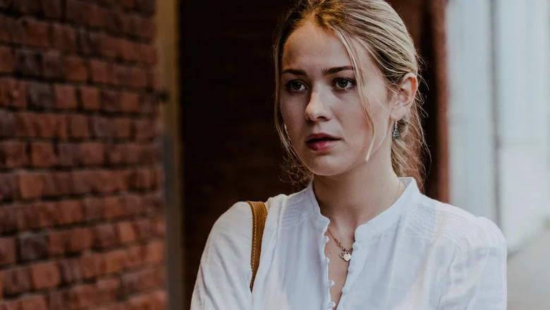 Escaping the NXIVM Cult: A Mother's Fight to Save Her Daughter screenshot 3