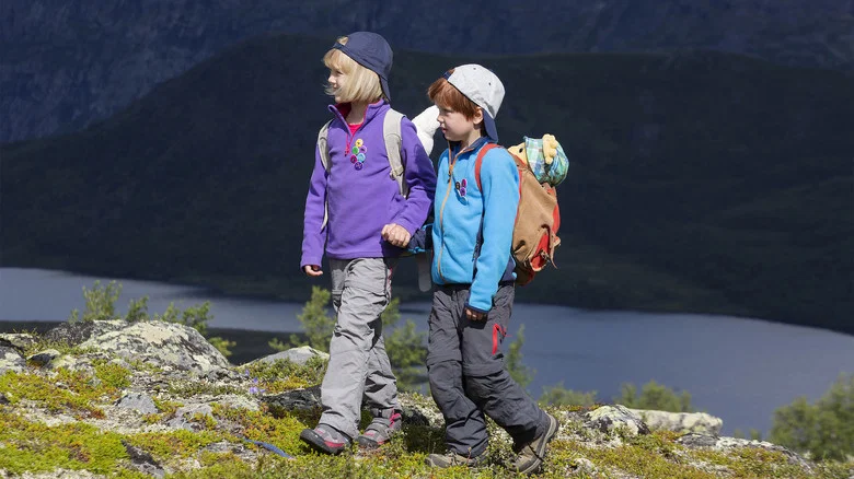 Casper and Emma Go Hiking screenshot 1