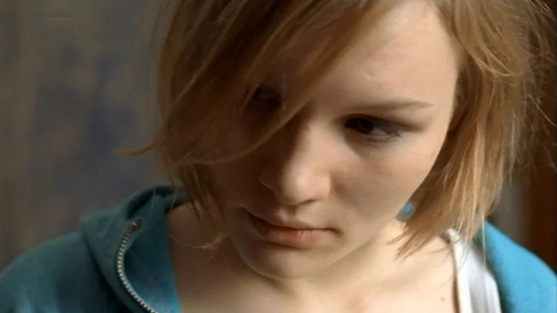 The Girl with the Yellow Stockings screenshot 2