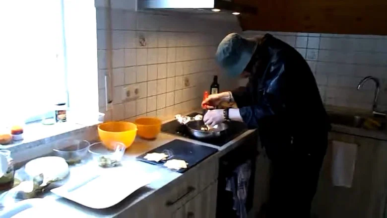 Cheeseburgers, Legs, Guitar Solos screenshot 1