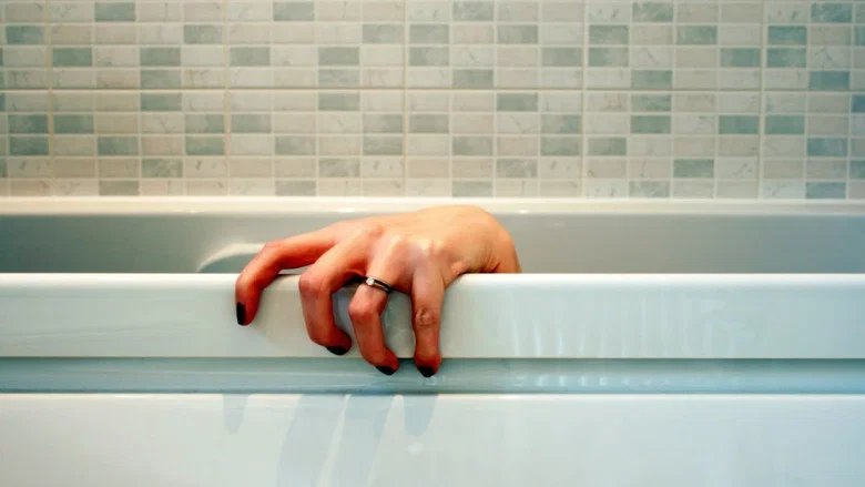 What Lies Beneath screenshot 2